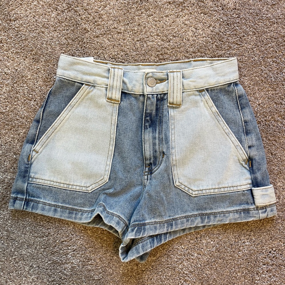Stylish Two-Tone Denim Women's Shorts
